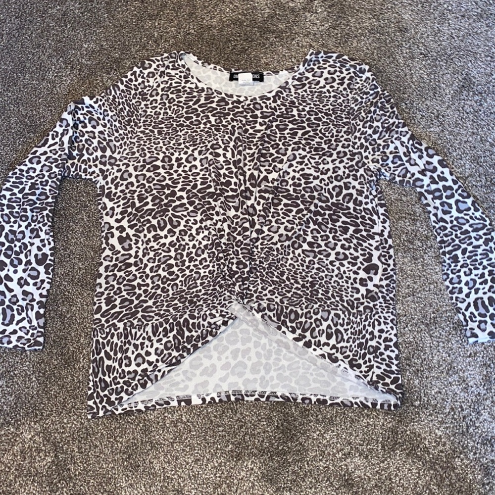 Very soft cheetah front knot top size L
